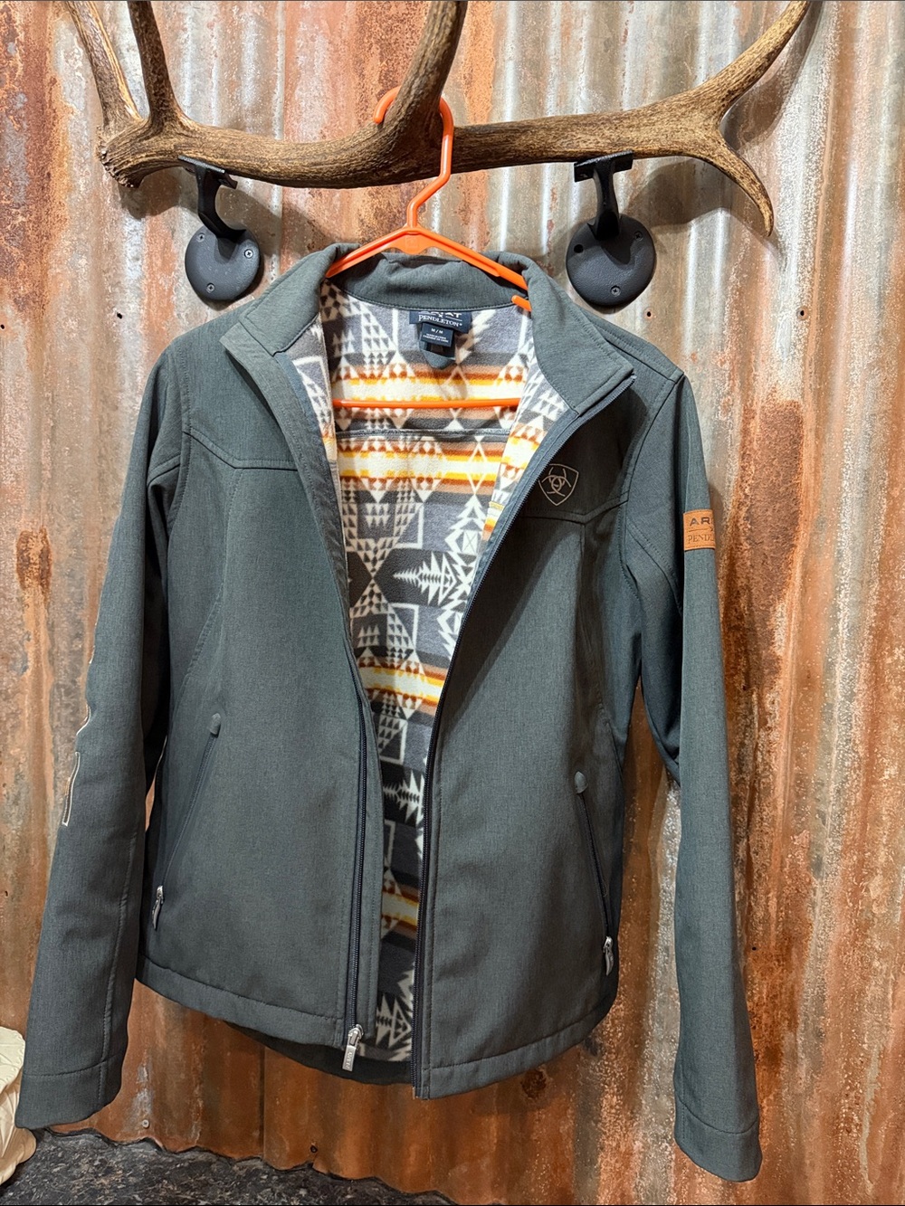 Ariat Charcoal Lightweight Softshell Jacket with Patterned Fleece